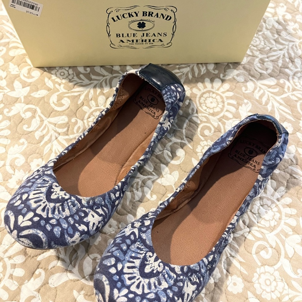 Lucky Brand flats.